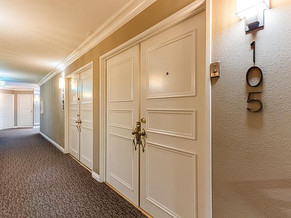 3rd image of 4189 N Vineland Ave #105