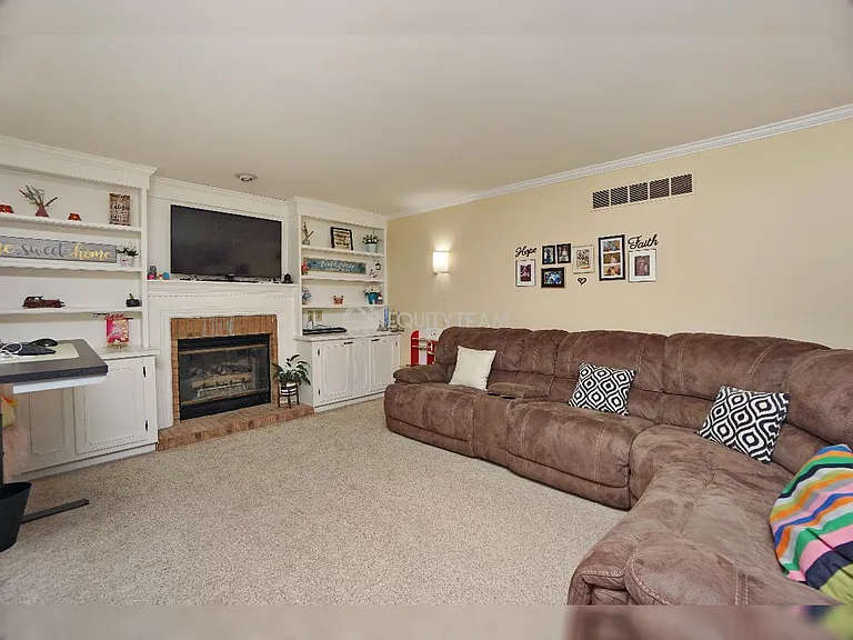 6275 Hummingbird Dr — Photo 13