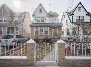 10430 203rd St, Saint Albans, NY