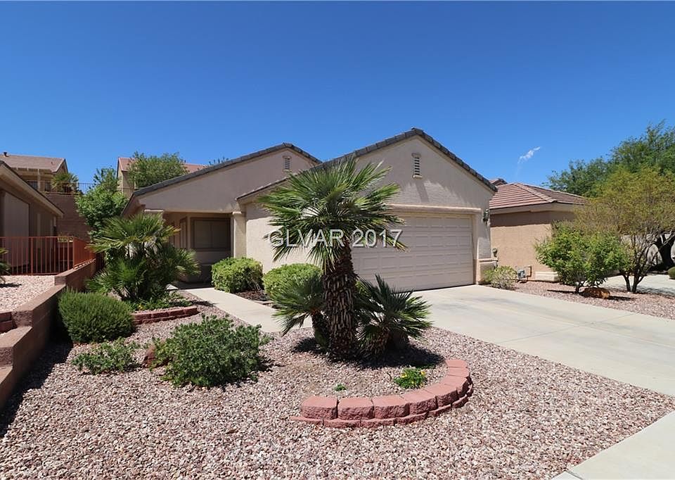1st image of 571 Cypress Gardens Pl