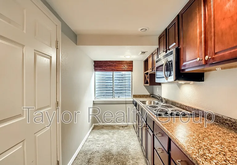 13460 Vine St — Photo 26