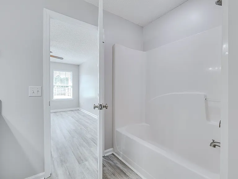 114 Mustang Dr — Photo 16