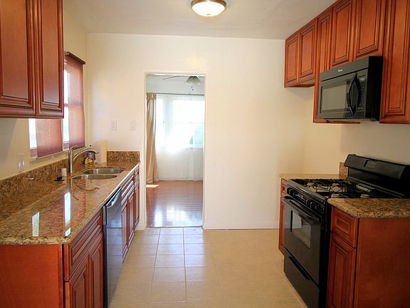 3rd image of 205 Sefton Ave
