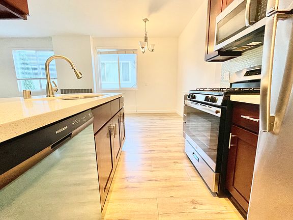 2nd image of 1130 Rexford Dr #3A