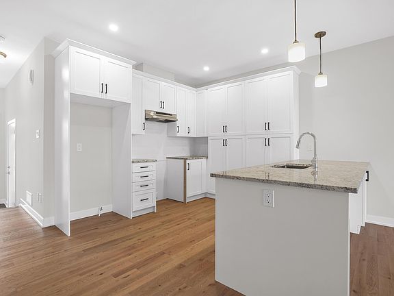 3rd image of 21 Morrall Ct #1
