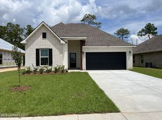 7728 Claymont Cir, Ocean Springs, MS 39564