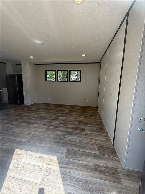 3 bed, 2.0 bath, 1152 sqft, $1,800 — Photo 4