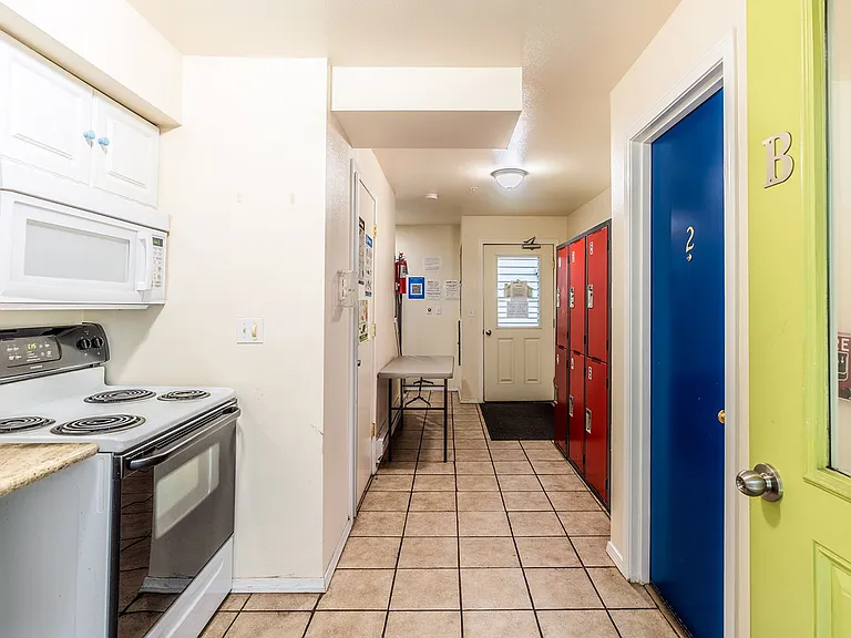 Videre - Courtyard Studios on Cap Hill! — Photo 8