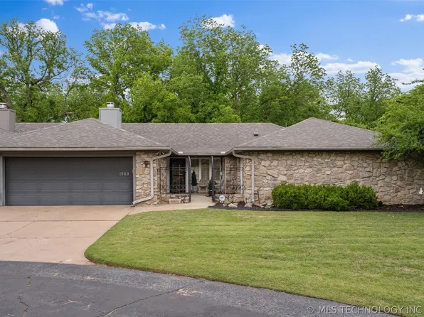 1569 Pecan Pl, Bartlesville, OK 74003