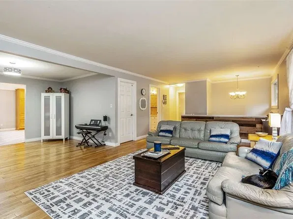 16362 14a Ave #1A, Surrey, BC V4A 1J4