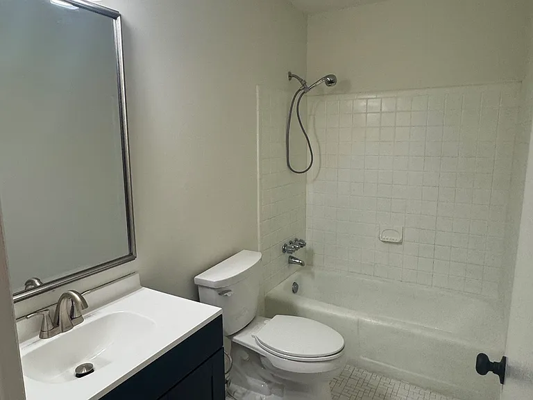800 Kroll Ln — Photo 8