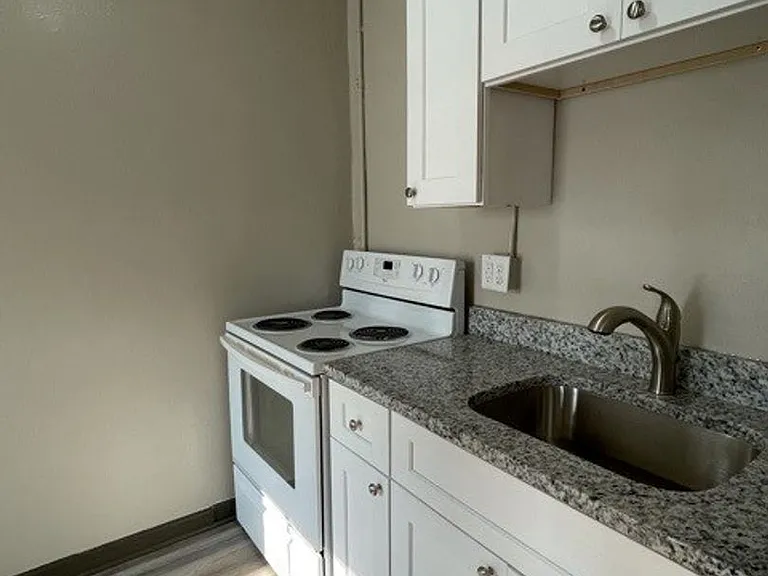1626 D Street Apartments — Photo 26