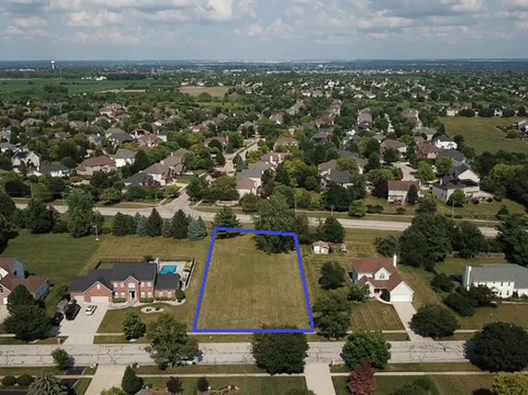 12921 Shelly Ln, Plainfield, IL 60585