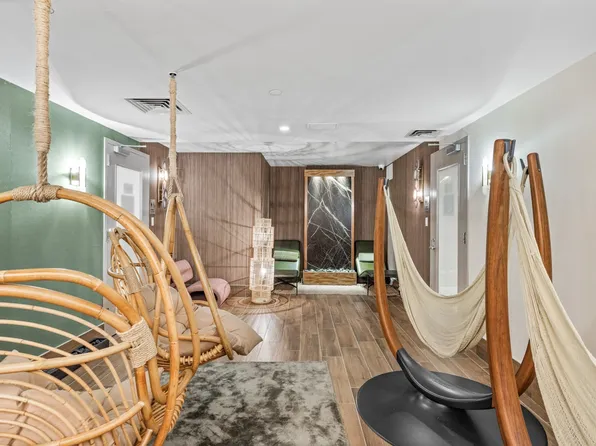 46-30 Center Boulevard image 28 of 31