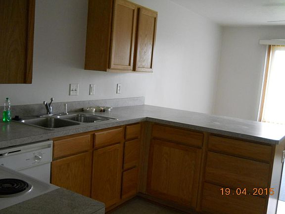4th image of 601 E Grove St Unit 3