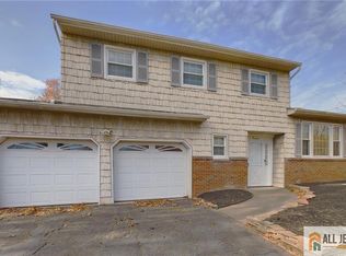 13 Lynnwood Rd, Edison, NJ 08820