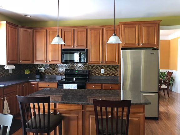 3rd image of 107 Cooper Hawk Dr