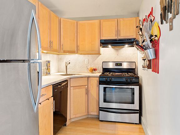 3rd image of 1735 Caton Ave APT 5D