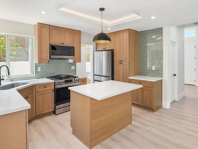4543 Avenida Manessa — Photo 4