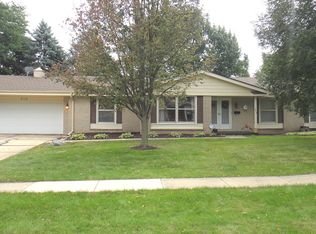 218 Laurel Ln, Dekalb, IL 60115