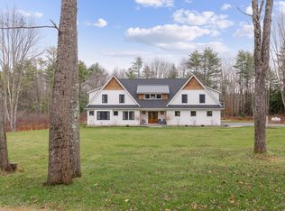 215 Falmouth Rd, Falmouth, ME 04105