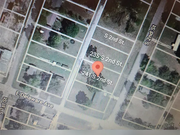 S 2nd St, Vinita, OK 74301