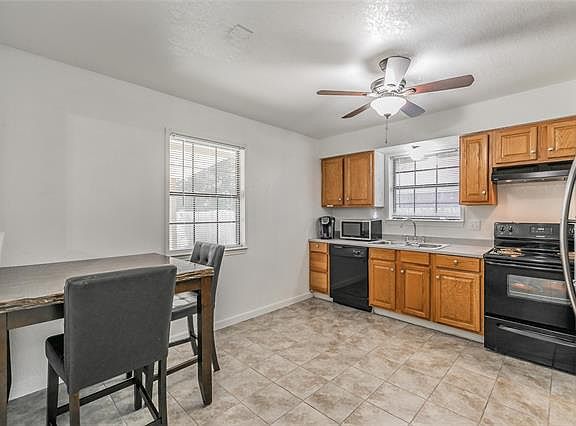 3rd image of 1403 Melody Cir