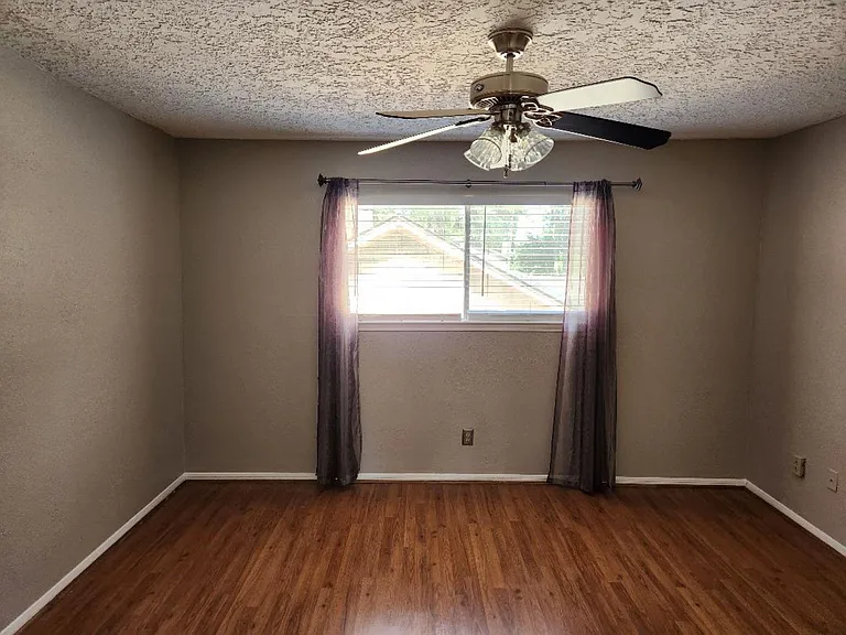 2322 Deer Valley Dr — Photo 32