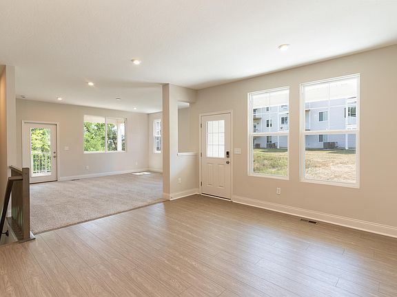 4th image of 1666 Creekwood Ct