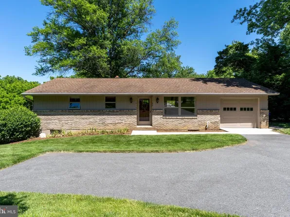 4156 Wilshire Dr, York, PA 17402