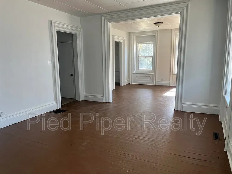 404 E Prospect Ter — Photo 8