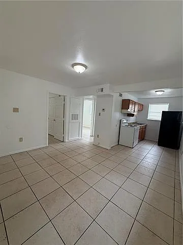 2 bed, 1.0 bath, 684 sqft, $850 — Photo 3