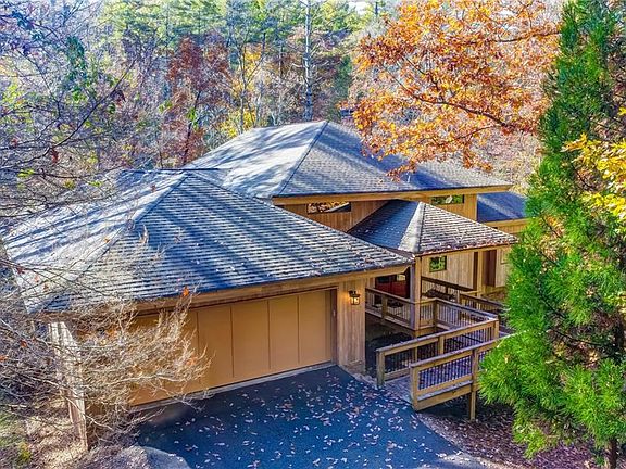 2nd image of 202 Riverhouse Dr