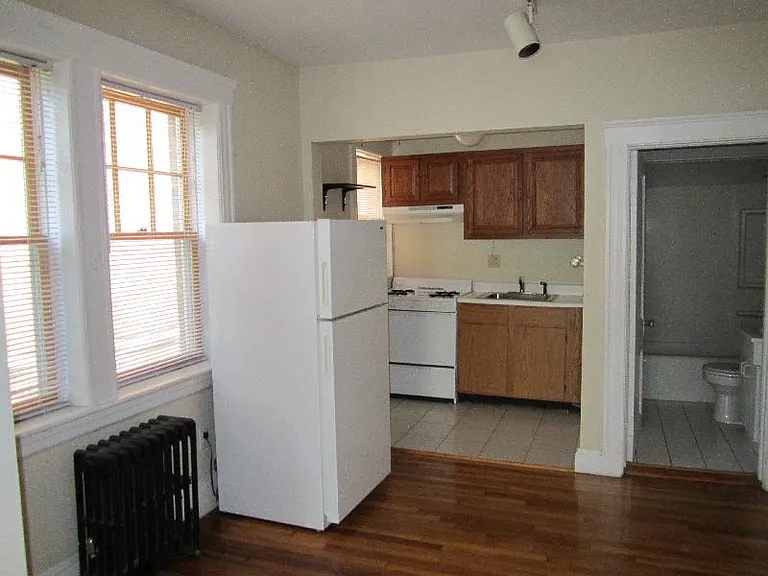 39 Lee St #3A — Photo 10