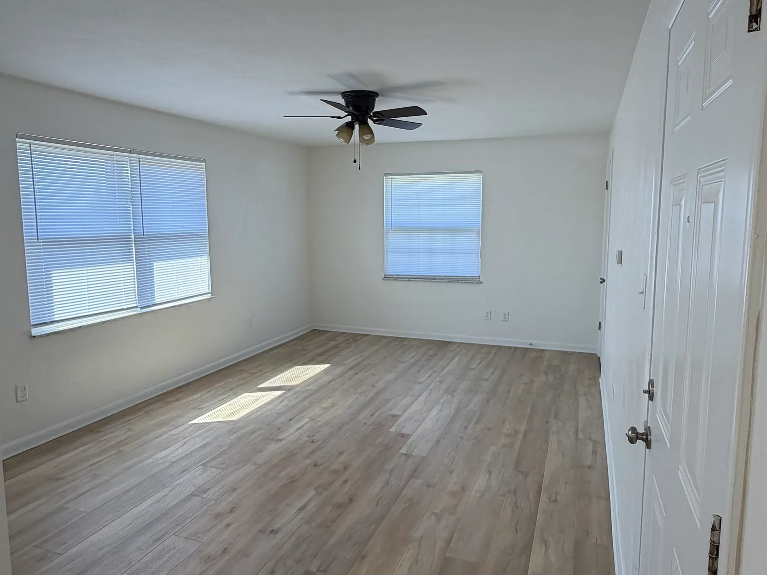 1 bed, 700 sqft, $950 — Photo 1