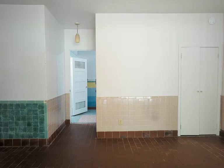 3409 E Starr Ave — Photo 8