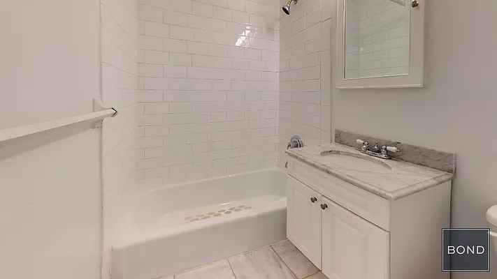 Rented by Bond New York | media 4