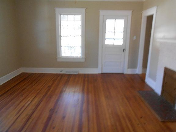 5th image of 204 Merriman Ave