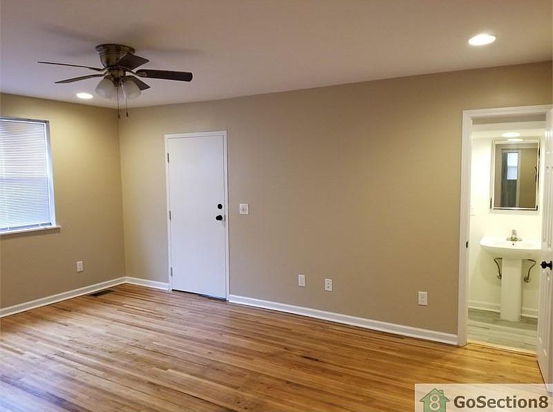 2nd image of 402 Federal Dr #D