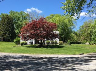 424 Jill Ct, Yorktown Heights, NY 10598