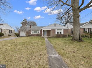 15 Lee St, Hanover, PA 17331