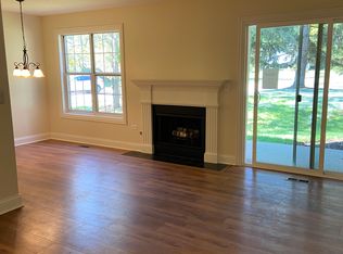 43 Foxcroft Rd APT 135, Naperville, IL 60565