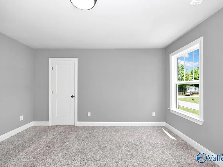 327 Pension Row — Photo 31