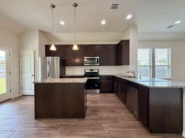 877 Centerra Hills Cir — Photo 12