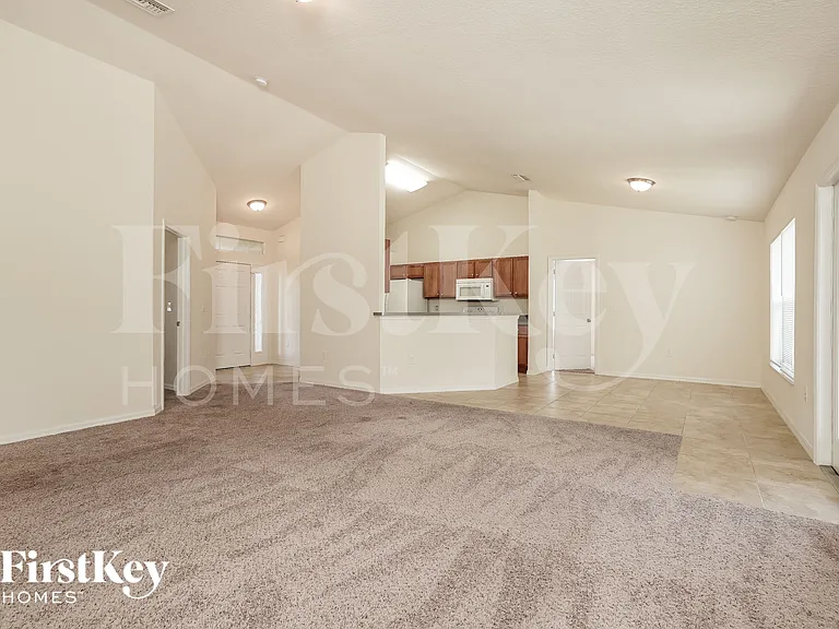 2819 34th St SW — Photo 4