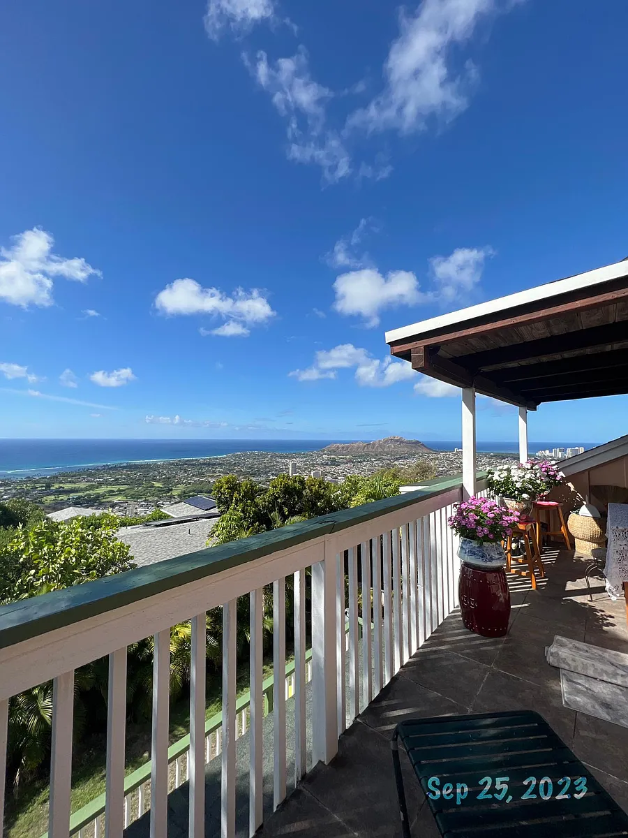 Building Photo - 1901 Halekoa Dr
