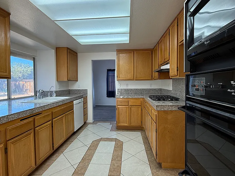 36535 Jenna Ln — Photo 6