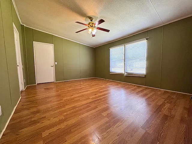 Master bedroom- largewalk in closet huge