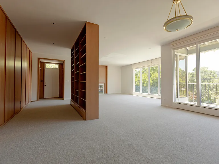 44 Bayview Ave — Photo 6
