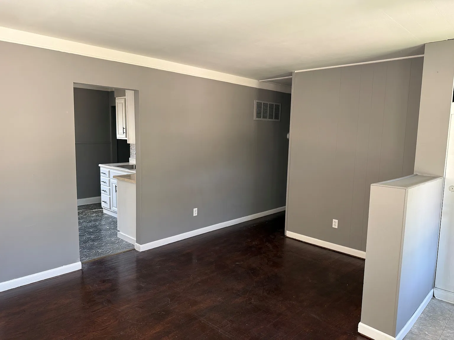 3 bed, 864 sqft, $1,700 — Photo 4